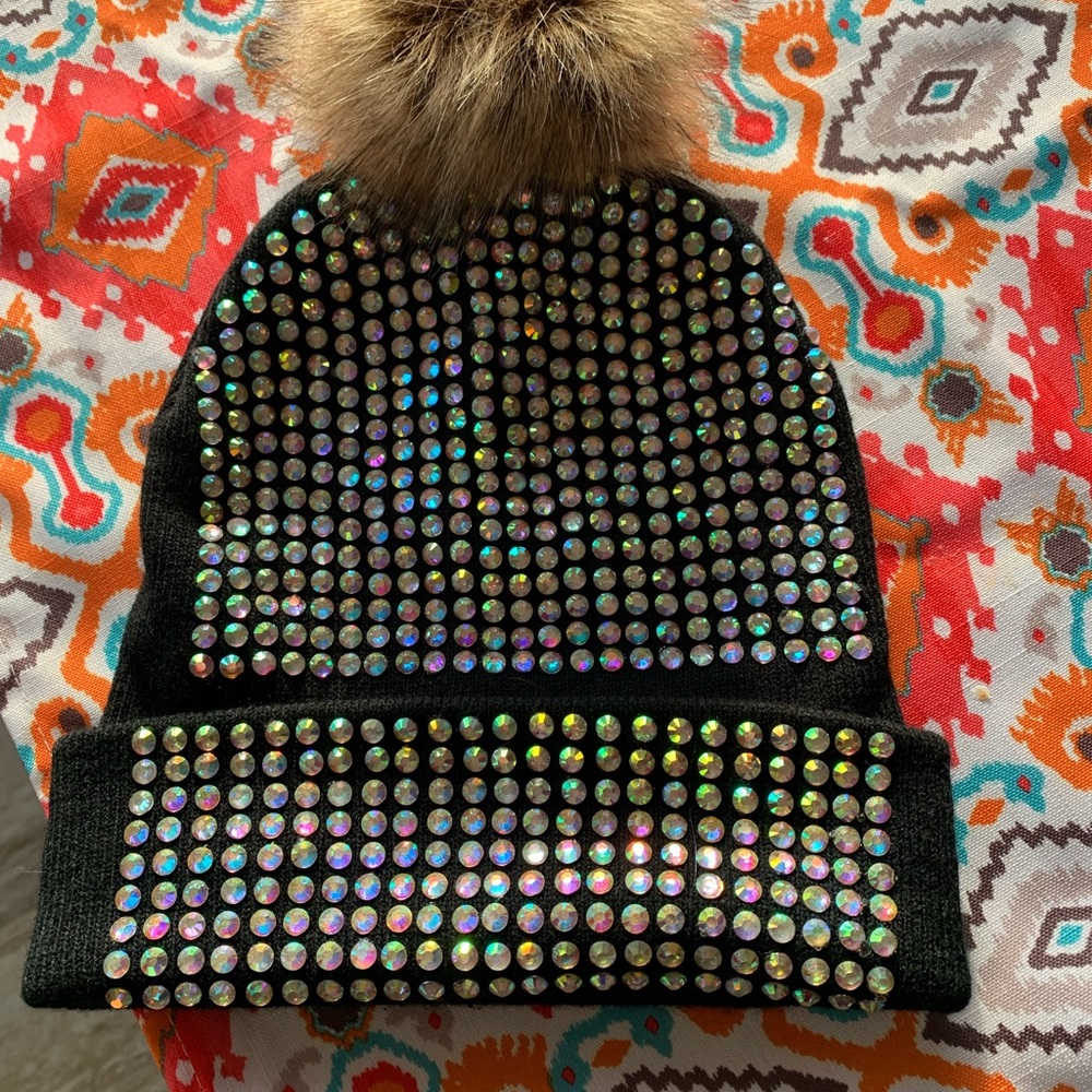 NWOT Venus Rhinestone winter hat